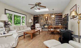 11 Tanglewood Dr, Danbury, CT 06811