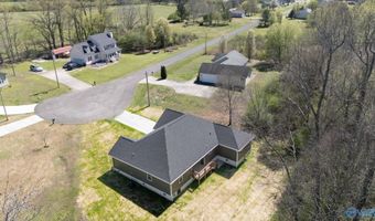 317 Creekside Dr, Albertville, AL 35950