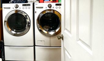2110 W Bullock Ave, Artesia, NM 88210
