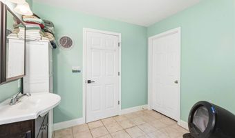 75 Marsh Rd, Belfast, ME 04915