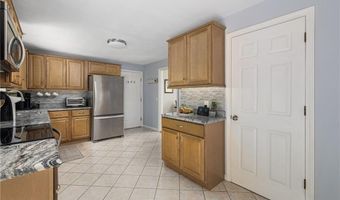24 Cobblestone Ter, Coventry, RI 02816