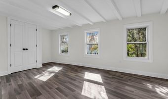 35 Church St, Allentown, NJ 08501