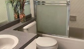 32 Toppinglift Dr, Bayville, NJ 08721