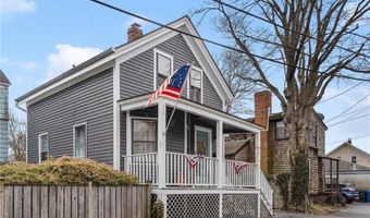 3 Prescott Pl, Newport, RI 02840