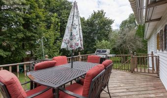 24 Hillside Cir, Brookfield, CT 06804