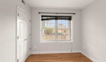 231 N THOMAS St 105, Arlington, VA 22203