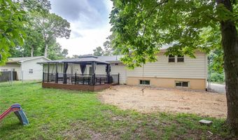 9024 Oakridge Dr, Alton, IL 62002