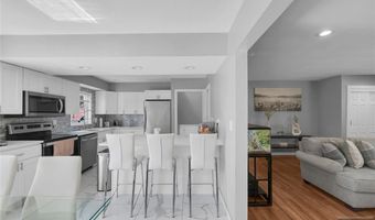 136 E Clinton Ave, Bergenfield, NJ 07621