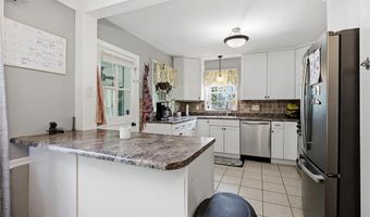 6329 Darlow Dr, Affton, MO 63123