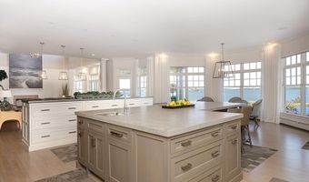 135 Cliff Dr, Narragansett, RI 02882