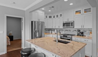 191 SOMERVELLE St 205, Alexandria, VA 22304