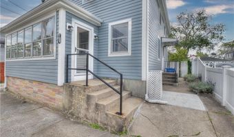 300 Northup St, Cranston, RI 02905