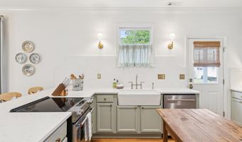 1711 Duke St, Beaufort, SC 29902