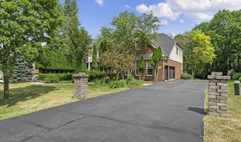 2086 Autumn Hill Dr, Ann Arbor, MI 48103