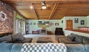 583 Market St, Algonac, MI 48001