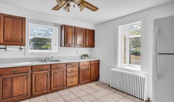 320 Palmetto Rd, Bridgeport, CT 06606