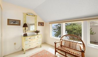 5 Defenders Row, Newport, RI 02840