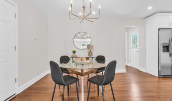 11 W Park Ave, Belford, NJ 07718