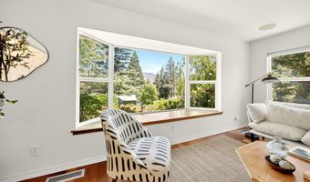 1820 Crestview Dr, Ashland, OR 97520