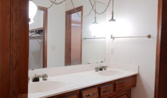 5624 N Mueller Ave, Bethany, OK 73008