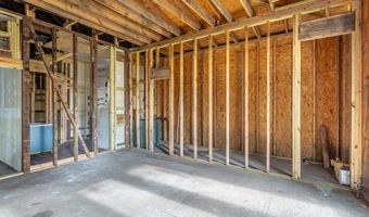 146 12th St, Apalachicola, FL 32320