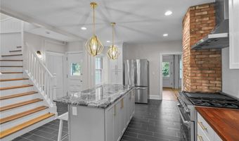 140 Main St, Lincoln, RI 02838