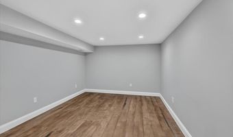 947 Oakfield Dr, Ballwin, MO 63021