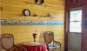 135 Ridgeland Dr, Amherst, OH 44001