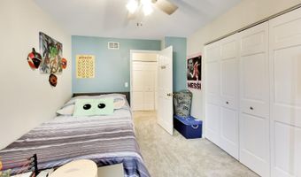 30 Oxford Ct, Algonquin, IL 60102