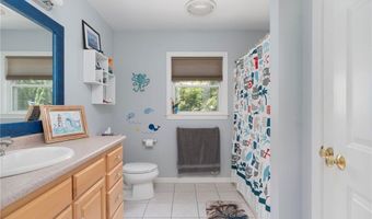 16 Taylor Ln, Warwick, RI 02886