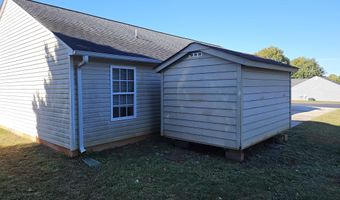 132 Falcon Ridge Dr, Boiling Springs, SC 29316