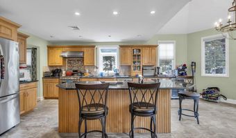 26 Crest Rd, Middletown, NJ 07748
