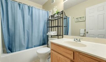 2421 Hickorywood Ct, Alexandria, KY 41001