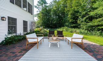 20 Babbidge Rd, Falmouth, ME 04105