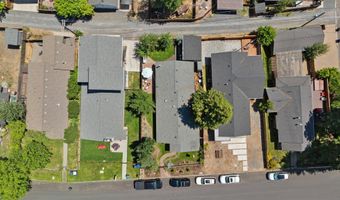 820 NW 12th St, Bend, OR 97703