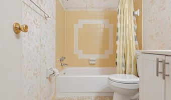 127 HAMPSTEAD Dr 127, Ambler, PA 19002