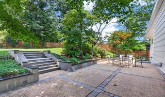 10228 HATHERLEIGH Dr, Bethesda, MD 20814