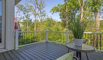3064 N Spurway Dr, Ann Arbor, MI 48105