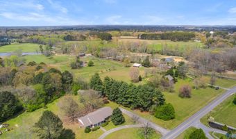 2072 Walnut St, Albertville, AL 35950