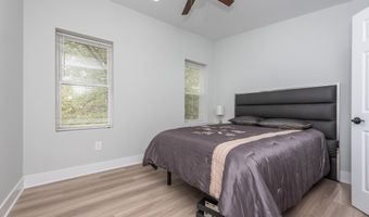 1005 N MOUNT St, Baltimore, MD 21217