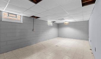 8464 Becker Ave, Allen Park, MI 48101
