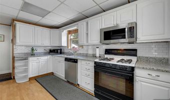 28 Sylvan Ave, Bergenfield, NJ 07621