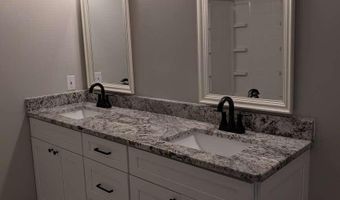1406 Eastview Dr, Aberdeen, NC 28315