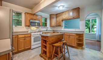 945 Rose Dr, Ann Arbor, MI 48103