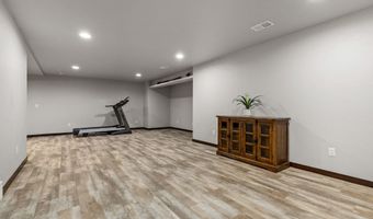 2818 W HIDDEN PINE Dr, Appleton, WI 54913