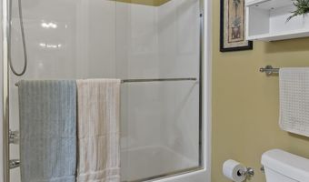 1720 Hollister Dr, Alcoa, TN 37701