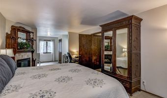 608 Manor Ct, Altoona, WI 54720