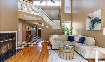 7 Hummingbird Ln, Amherst, NY 14228