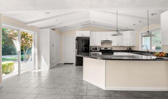 85 Gateway Rd, North Kingstown, RI 02852