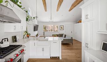 93 Mulford Ln, Amagansett, NY 11930